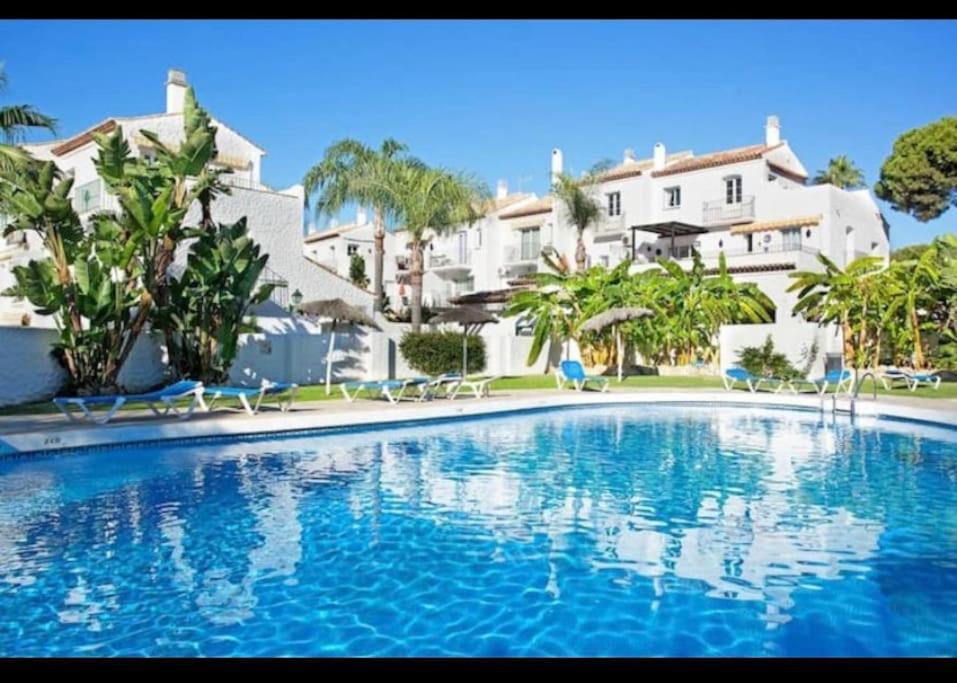 Paraiso Y Mar Apartment Естепона Екстериор снимка